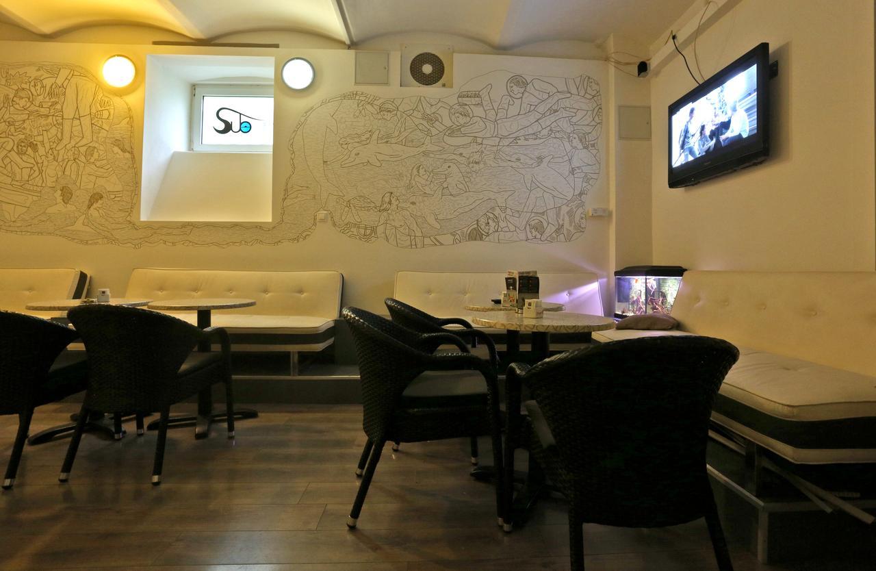 Subspace Hostel Zagreb Extérieur photo